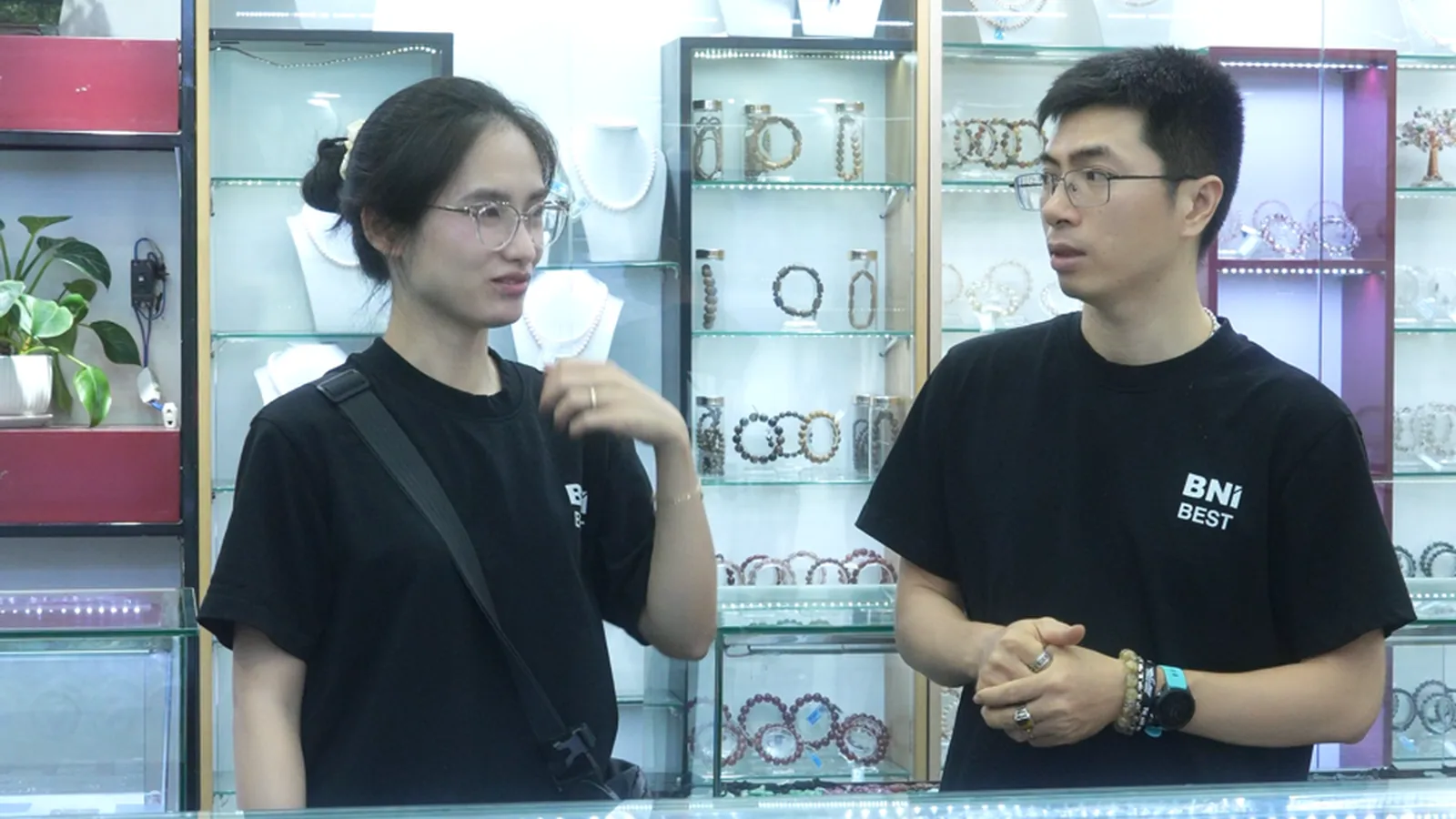 Ảnh bìa bài viết Case góc quay mỹ phẩm: làm rõ chất liệu và thao tác demo