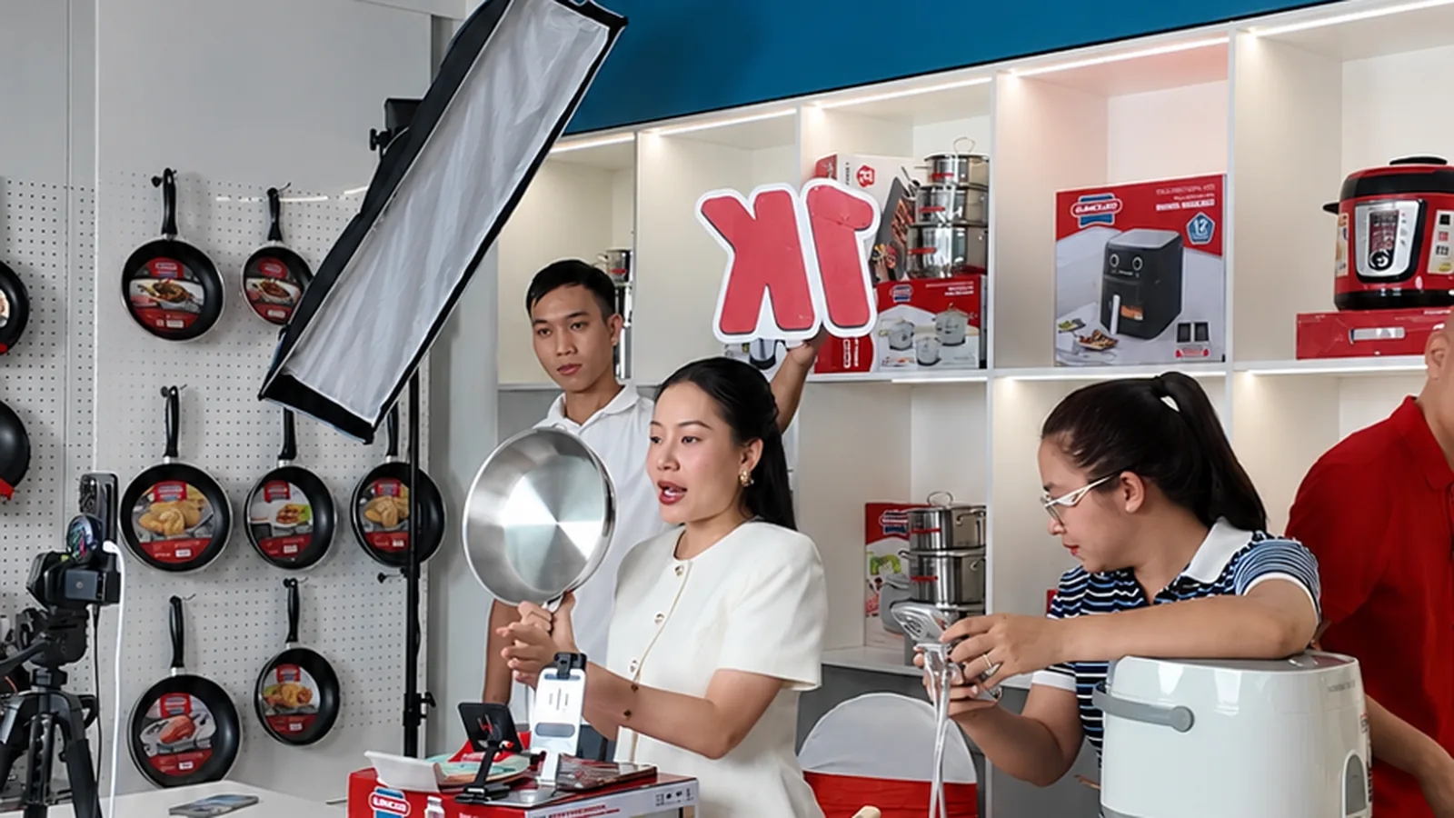 Ảnh bìa bài viết Vận hành livestream một người: thiết kế thao tác để không bị quá tải